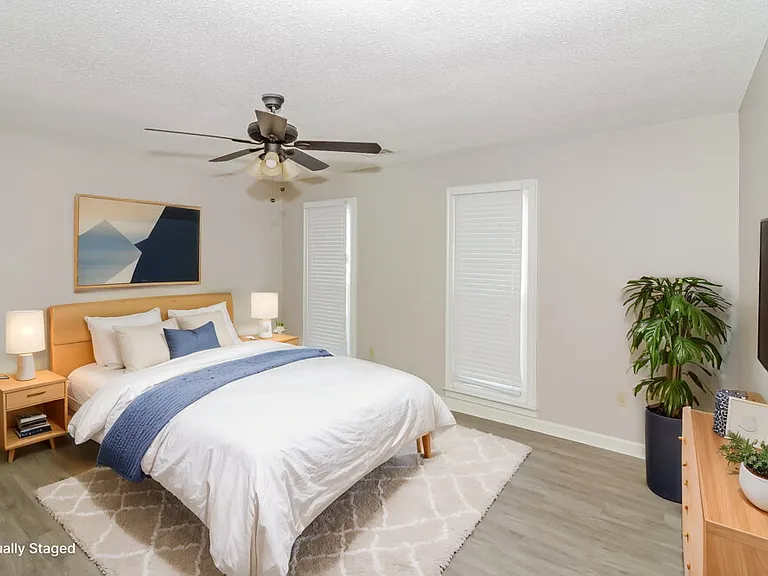 476 Griffon Dr — Photo 11