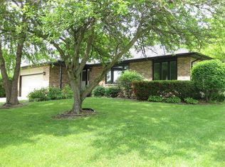 7 Cari Ct, Dekalb, IL 60115