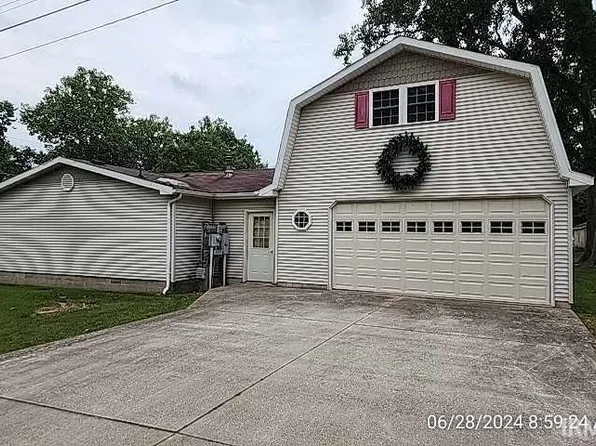4284 Lake Shore Dr, Bremen, IN 46506