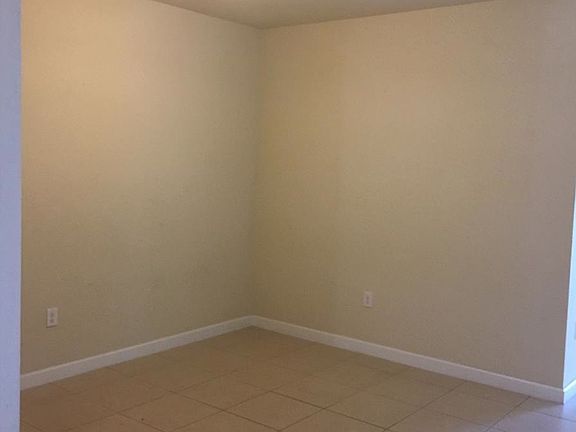5th image of 3373 W 90th St #Lvh