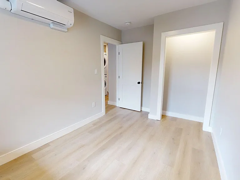 273 Maverick St #7 — Photo 8