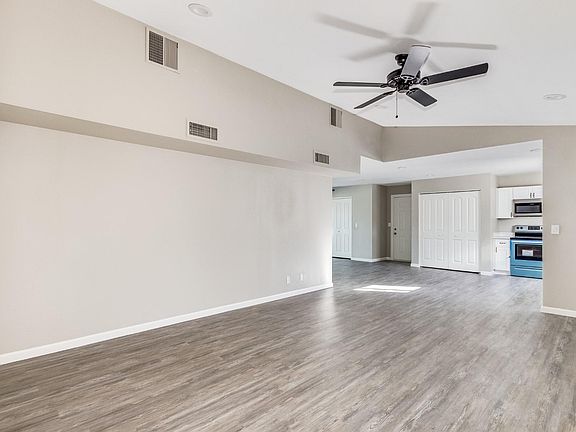 3rd image of 10510 W Heatherbrae Dr