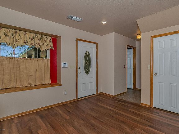 4th image of 313 Pitch Fork Ln