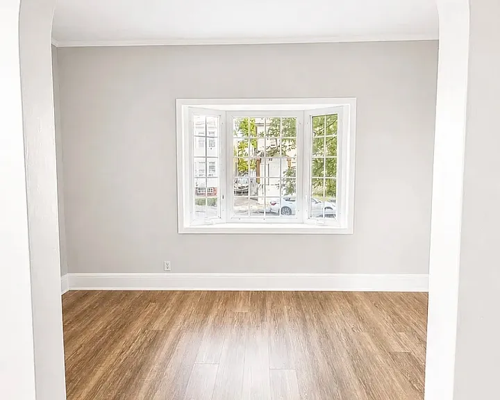 381 Leslie St #1L — Photo 3