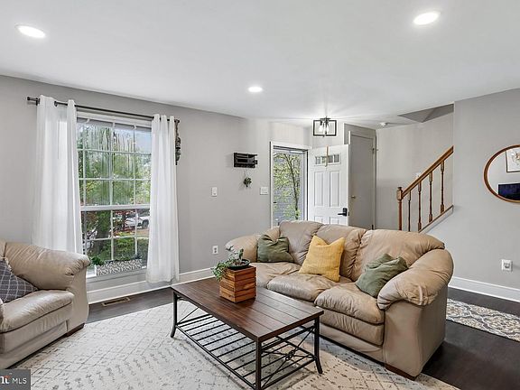 5th image of 603 Wheat Mill Ct E