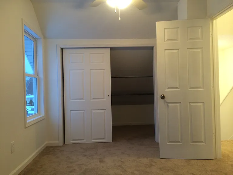 623 Kenwood Ave — Photo 12