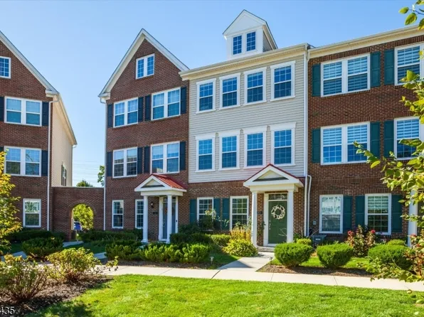 33 Landmark Ln #1015, Fair Lawn Boro, NJ 07410