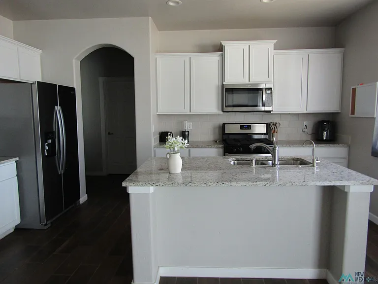 2404 W Briscoe Ave — Photo 8