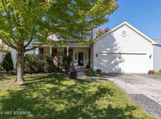 974 Cambridge Dr, Grayslake, IL 60030