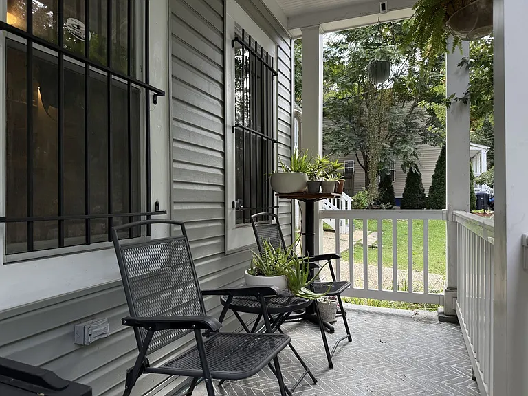 1328 Morris Rd SE — Photo 4