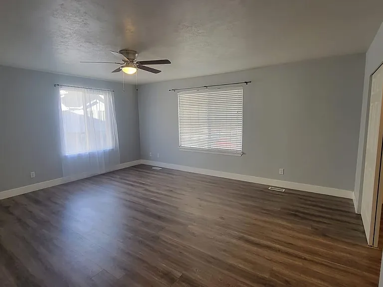 1353 S 1440 E — Photo 12