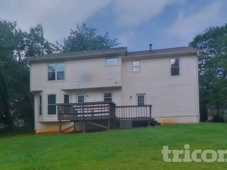 3850 Paulownia Dr — Photo 16