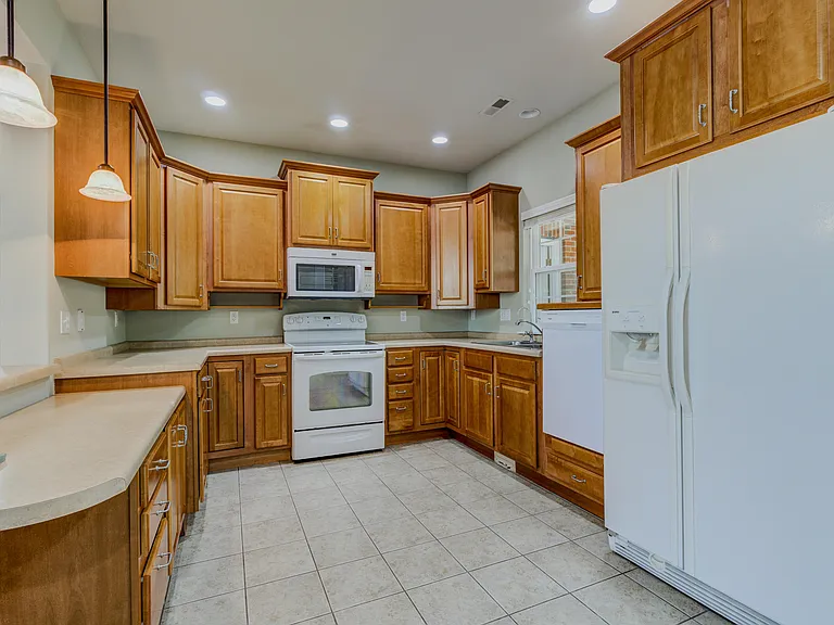 2612 Face Rock Ct — Photo 10