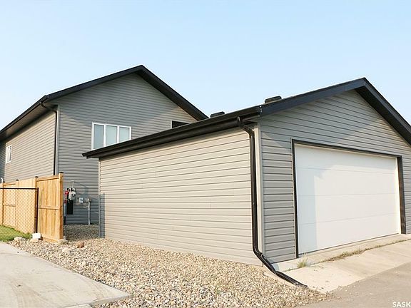 2nd image of 660 Feheregyhazi Blvd