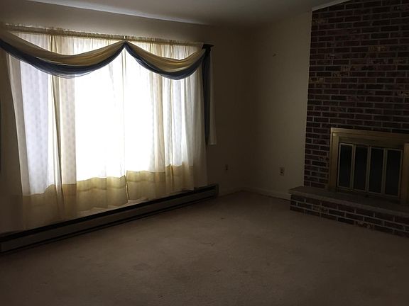 2nd level family room
