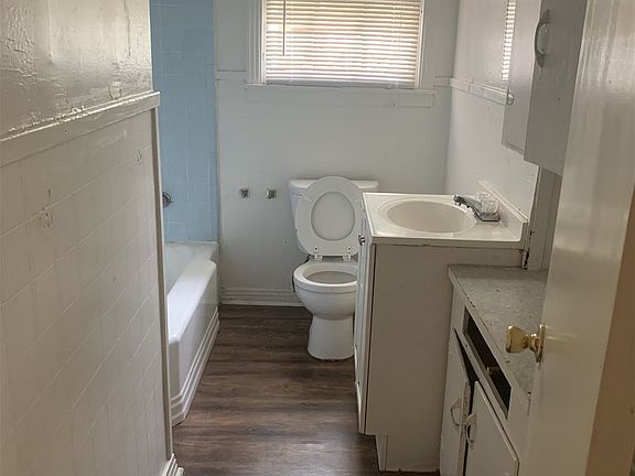 5th image of 2297 E Lucas Dr