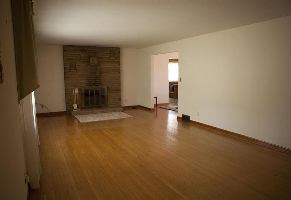 2nd image of 65183 Hillview Ave