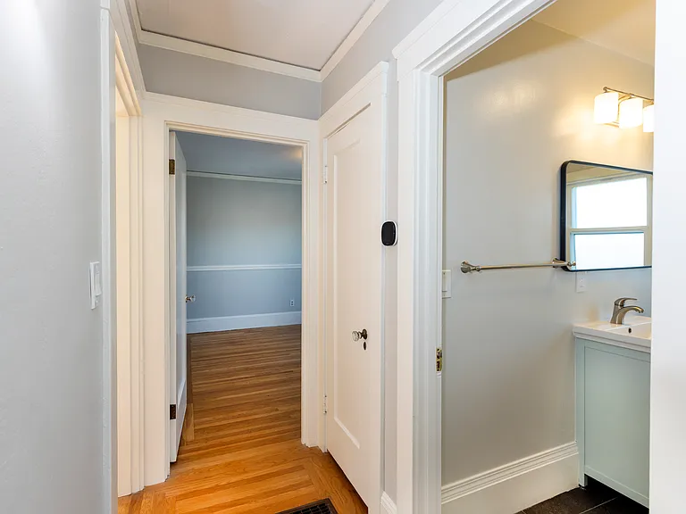 2921 Rawson St — Photo 31