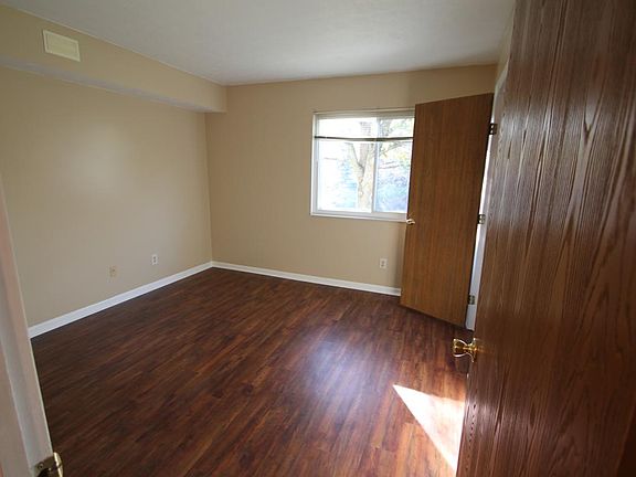 5th image of 1400 Lake Pointe Way