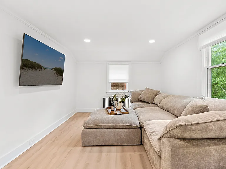 35 Woodland Ave #2 — Photo 3