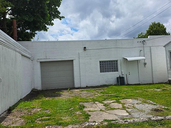 2nd image of 1524 Camp St