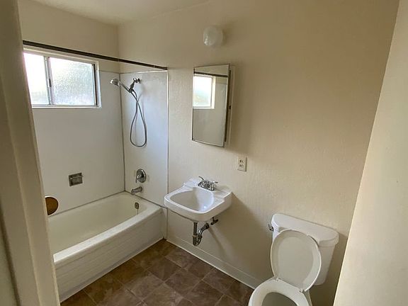 4th image of 1205 Broadway Ave APT 6