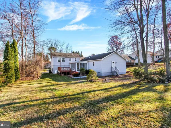 27 McCandless Dr, East Berlin, PA 17316