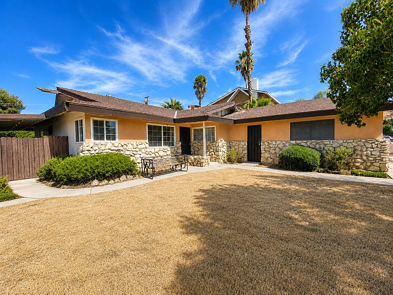 1st image of 3004 La Casa Pl