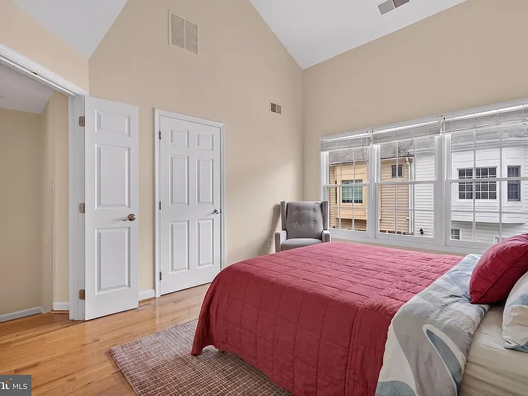 8814 Hunting Lodge Ct — Photo 31