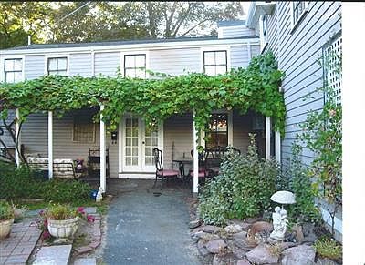 2nd image of 48 South St
