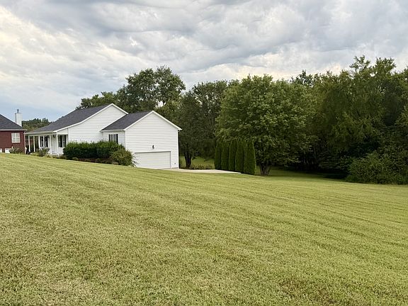 2nd image of 1909 Pointe Barton Dr