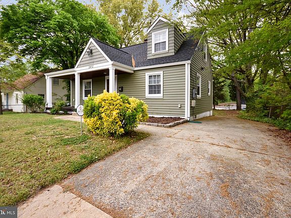 2nd image of 2412 Fort Dr