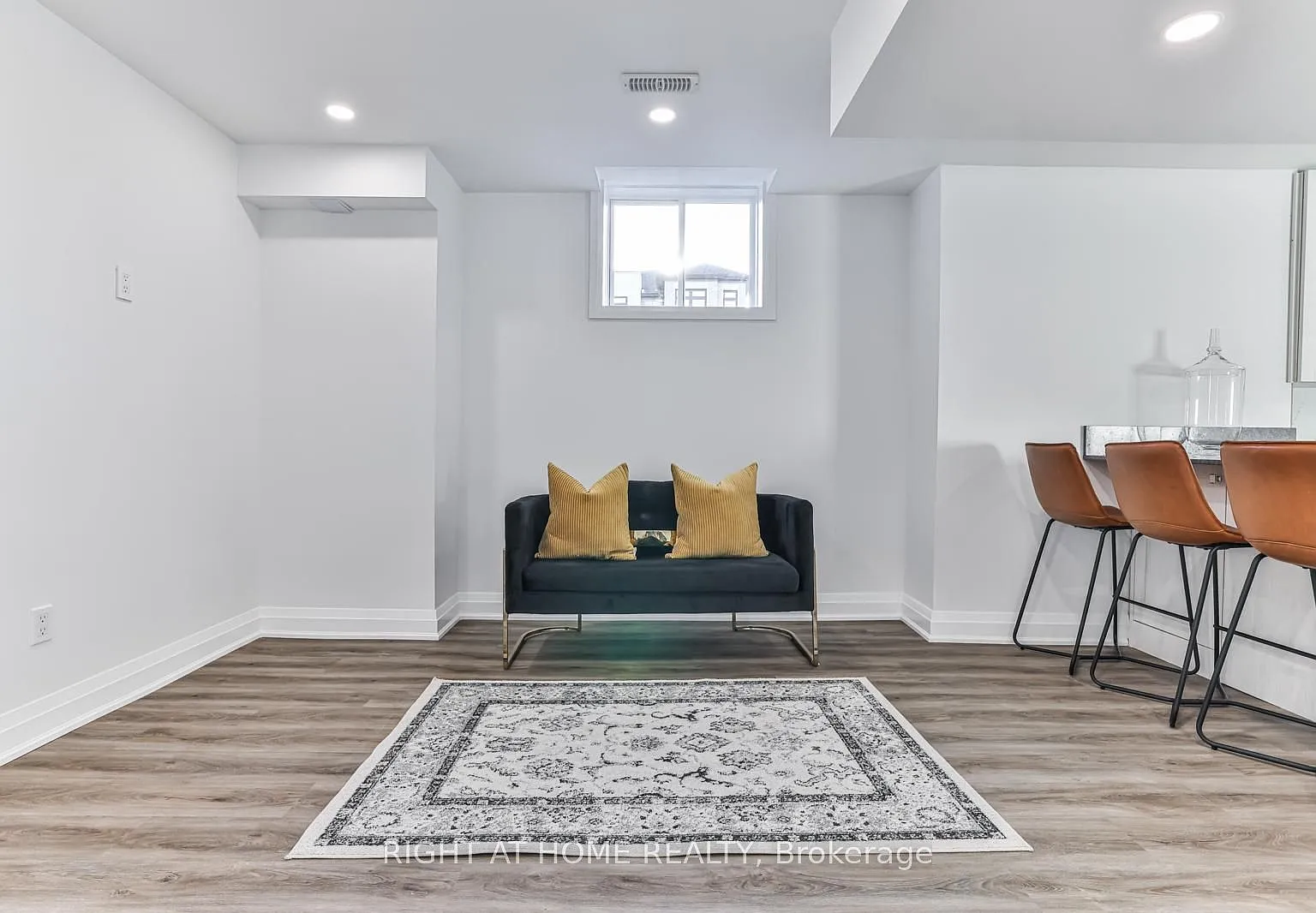 2 bed, $2,300 — Photo 3