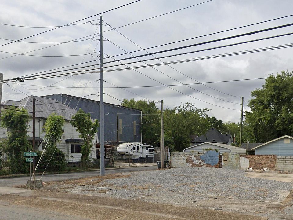 2nd image of 1422 E Main St