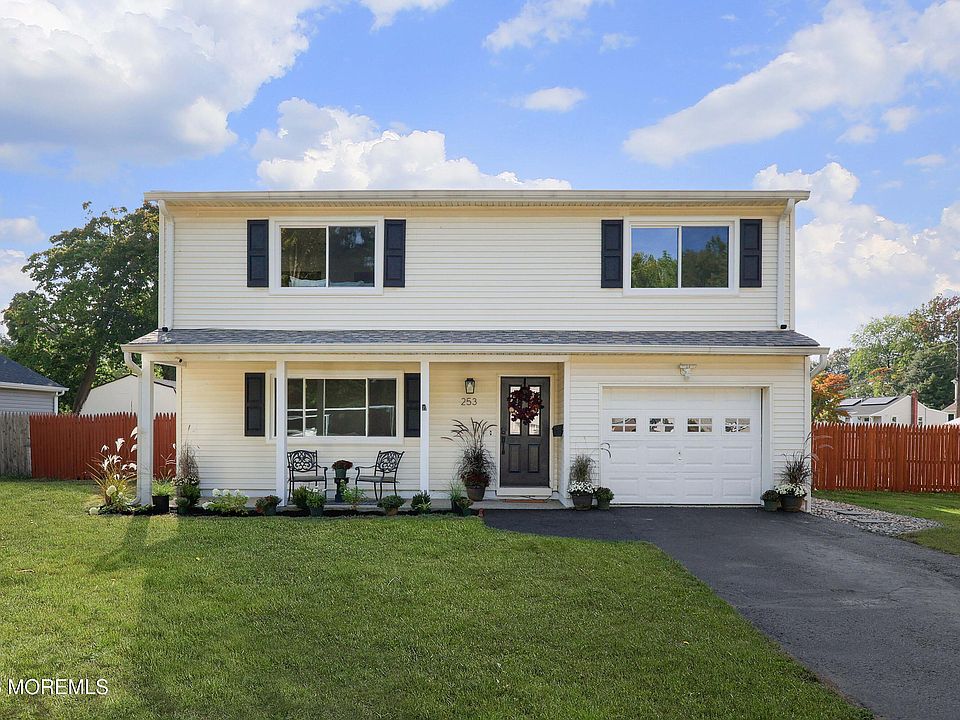 1st image of 253 Forest Avenue