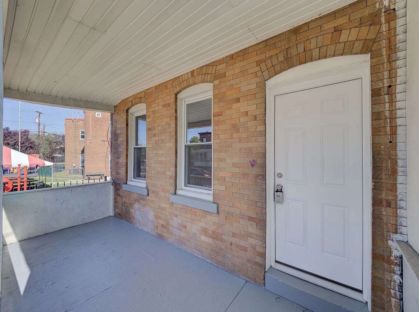 12 Adella Ave — Photo 4