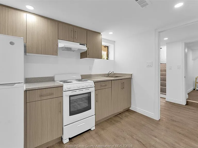 3622 Queen St — Photo 20