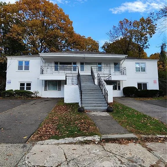 126 Goddard Ave #B — Photo 1
