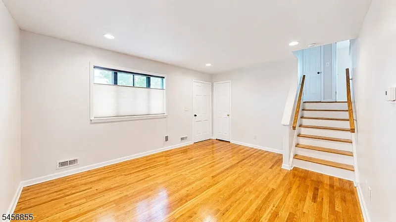 3 bed, 2.0 bath, $3,000 — Photo 2