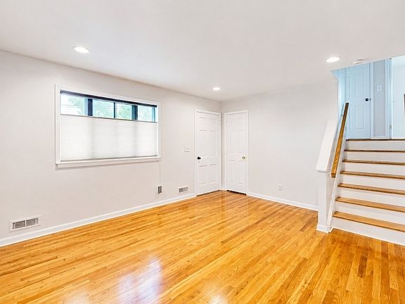 2nd image of 1019 Colby Ave