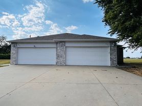 675 S 677 S Curtis St, Nixa, MO