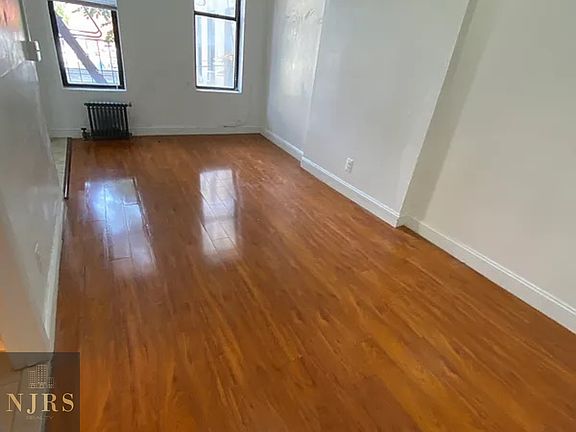 3rd image of 1743 Lexington Ave APT 1