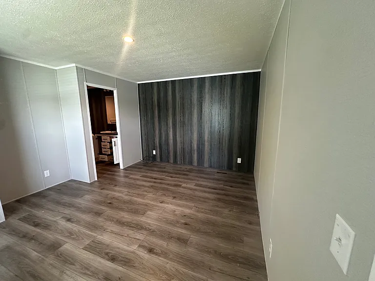 588 Hamilton St #588 — Photo 3