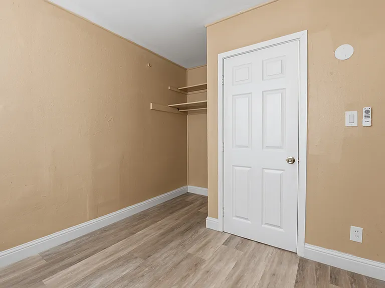 1639 E 6th St #1639 — Photo 12