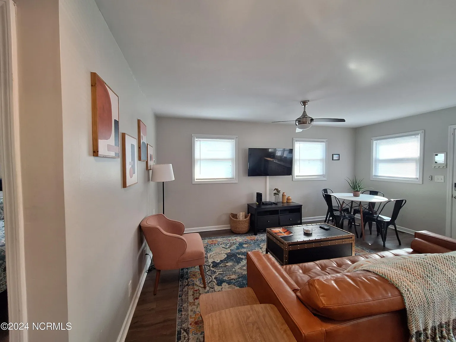 2 bed, 1.0 bath, $1,650 — Photo 3