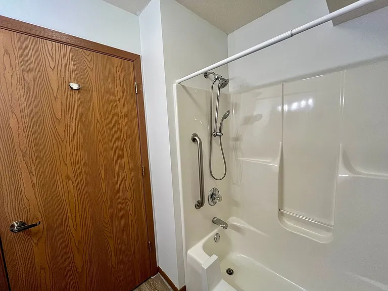 416 Mill St W — Photo 9