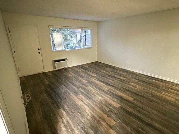 3rd image of 665 W Sierra Madre Blvd
