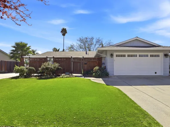 1392 Mantelli Dr, Gilroy, CA 95020