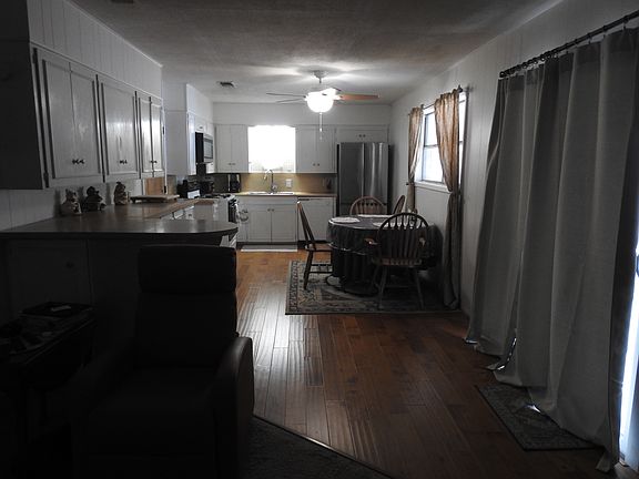 3rd image of 3817 Rosemary Ln