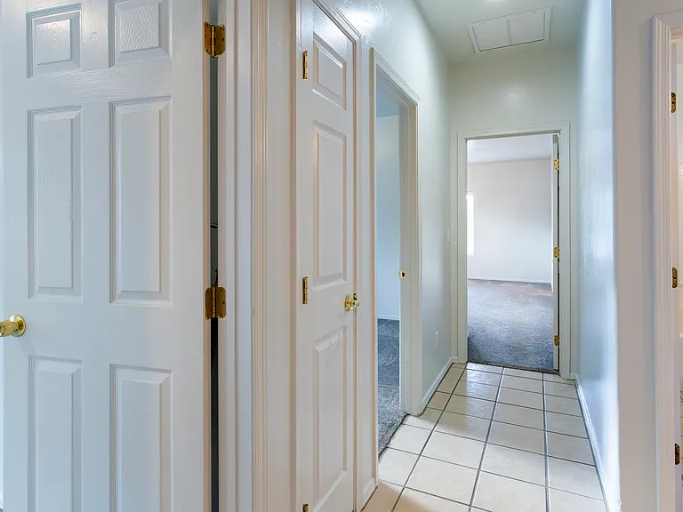 392 Falcon Ct — Photo 19